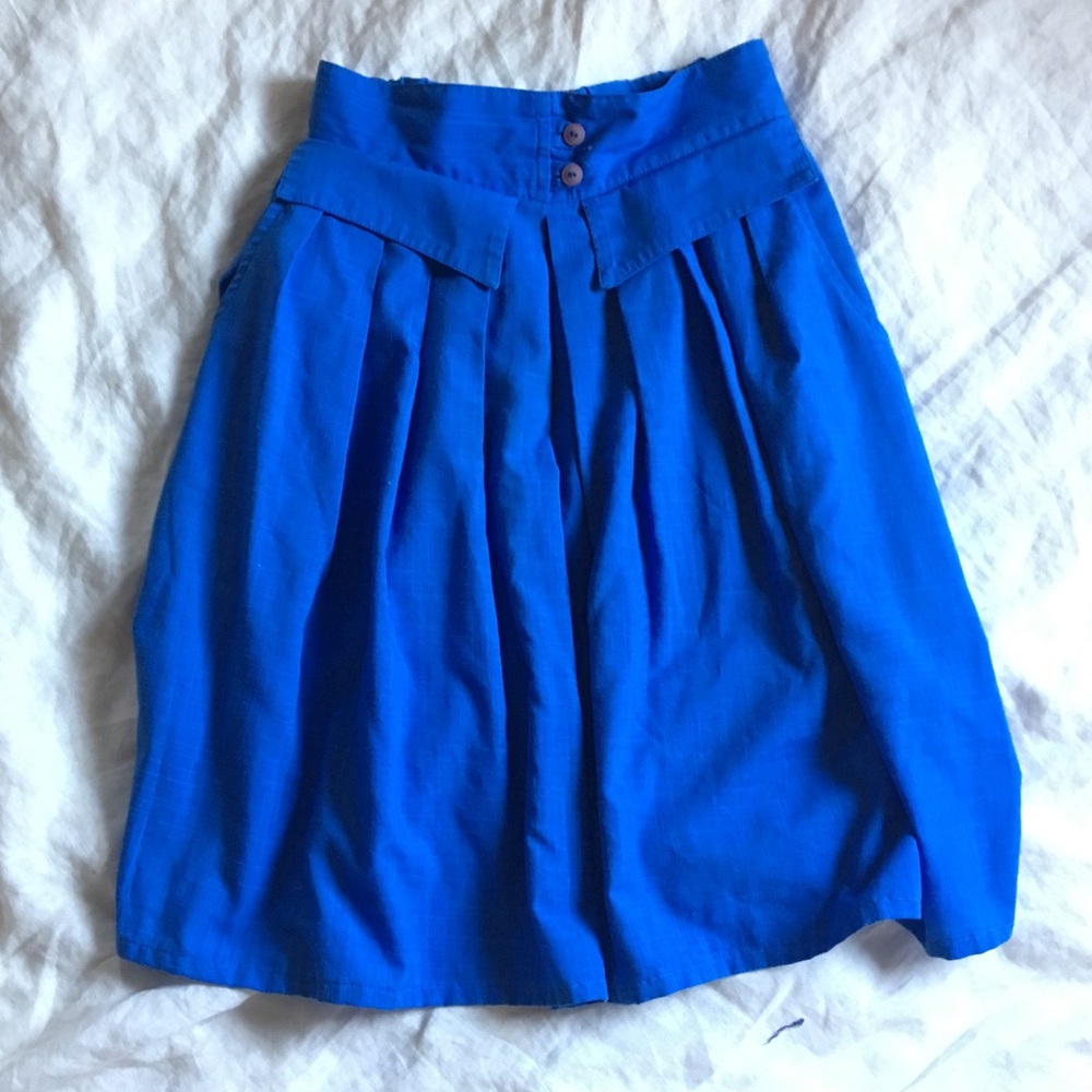 Vintage A-line high-waisted skirt